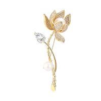 Broche zircon, laiton, avec perle de plastique, fleur, Placage de couleur d'or, pavé de micro zircon & pour femme, protéger l'environnement, sans nickel, plomb et cadmium, 23x68mm, Vendu par PC