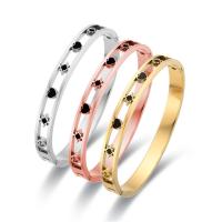 Acier titane bracelet ordinaire, avec coquille noire, coeur, bijoux de mode & pour femme & creux, plus de couleurs à choisir, 7mm, Diamètre intérieur:Environ 50x58mm, Vendu par PC
