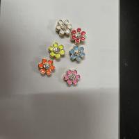 Perles cubes en laiton zircon Micro Pave, fleur, Placage de couleur d'or, DIY & pavé de micro zircon & émail, plus de couleurs à choisir, protéger l'environnement, sans nickel, plomb et cadmium, 10x9mm, Vendu par PC