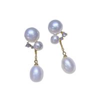 Boucles d'oreilles en perles d'eau douce, perle d'eau douce cultivée, avec laiton, Placage de couleur d'or, bijoux de mode & pour femme & avec strass, blanc, 4-8mm, Vendu par paire