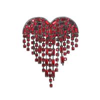 Strass Brosche, Zinklegierung, Herz, silberfarben plattiert, für Frau & mit Strass, rot, frei von Nickel, Blei & Kadmium, 43x55mm, verkauft von PC