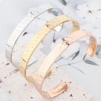 Acier inoxydable 304 bracelet manchette, Placage, bijoux de mode & pour femme, plus de couleurs à choisir, 67mm, Vendu par PC
