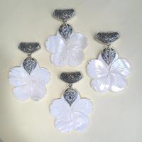 Pingentes de concha branca natural, with cobre, Flor, cromado de cor platina, unissex & esculpida, branco, 55x72mm, vendido por PC