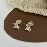 Boucles d'oreilles pendantes en laiton, avec perle de plastique, Placage de couleur d'or, bijoux de mode & pour femme & émail, protéger l'environnement, sans nickel, plomb et cadmium, 16x10mm, Vendu par paire