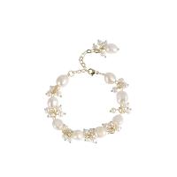 Bracelet en perles de culture d'eau douce, perle d'eau douce cultivée, avec laiton, avec 2.17inch chaînes de rallonge, bijoux de mode & pour femme, doré, Vendu par Environ 6.3 pouce brin