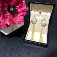 Zoetwater Parel Oorbellen, met Messing, gold plated, Natuurlijk & mode sieraden & voor vrouw, twee verschillende gekleurde, 13-14mm, Verkocht door pair
