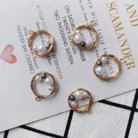 Zinc Alloy Flat Round Pendants with Plastic Pearl plated fashion jewelry golden nickel lead & cadmium free Sold By Bag