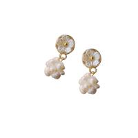Boucles d'oreilles en perles d'eau douce, perle d'eau douce cultivée, avec laiton,  puce boucle d'oreille, Plaqué d'or 14K, Naturel & bijoux de mode & pour femme, deux couleurs différentes, 23mm, Vendu par paire