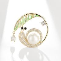 Freshwater Pearl Brooch Brass with Freshwater Pearl Snail Vacuum Ion Plating fashion jewelry & micro pave cubic zirconia & for woman golden nickel lead & cadmium free Sold By PC