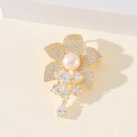 Freshwater Pearl Brooch, Brass, with Freshwater Pearl, Flower, Vacuum Ion Plating, fashion jewelry & micro pave cubic zirconia & for woman, golden, nickel, lead & cadmium free, 31x46mm, Sold By PC