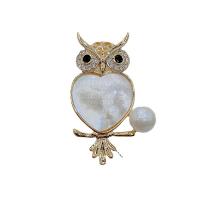 Freshwater Pearl Brooch Brass with Shell & Freshwater Pearl Owl Vacuum Ion Plating fashion jewelry & micro pave cubic zirconia & for woman golden nickel lead & cadmium free Sold By PC