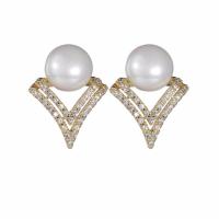 Goujon Laiton, avec perle de plastique, Placage de couleur d'or, bijoux de mode & pavé de micro zircon & pour femme, blanc, protéger l'environnement, sans nickel, plomb et cadmium, 16.60x21.60mm, Vendu par paire