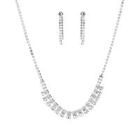 Nakit Kompleti, naušnica & ogrlica, Vještački dijamant, s Mesing, srebrne boje pozlaćen, za žene, 9.5cm,0.5x3.2cm, Dužina 45 cm, Prodano By Set