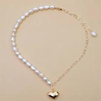 Freshwater Pearl Brass Chain Necklace, Pérolas de água doce, with Liga de cobre, cromado de cor dourada, joias de moda & para mulher, branco, 7-8mm, comprimento Aprox 45 cm, vendido por PC