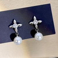 Zinklegierung Ohrringe, mit Kunststoff Perlen, Modeschmuck & Micro pave Zirkonia & für Frau, frei von Nickel, Blei & Kadmium, 40mm, verkauft von Paar