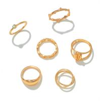 Juego de anillos de aleación de zinc, chapado en color dorado, 5 piezas & Joyería & para mujer & con diamantes de imitación, dorado, Vendido por Set
