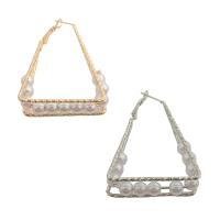 Messing Hoop Earring, med Plastic Pearl, Triangle, forgyldt, mode smykker & for kvinde, flere farver til valg, nikkel, bly & cadmium fri, 55x38x12mm, Solgt af par