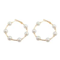 Messing Hoop Earring, med Plastic Pearl, Donut, guldfarve belagt, mode smykker & for kvinde, hvid, nikkel, bly & cadmium fri, 47x45x8mm, Solgt af par