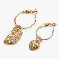 Boucles d'oreilles asymétriques, alliage de zinc, Placage de couleur d'or, bijoux de mode & pour femme & avec strass, doré, Vendu par paire