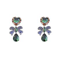 Goujon Laiton, bijoux de mode & pavé de micro zircon & pour femme, vert, protéger l'environnement, sans nickel, plomb et cadmium, 33x16mm, Vendu par paire