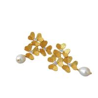 Boucles d'oreilles pendantes en laiton, avec perle d'eau douce cultivée, fleur, Placage de couleur d'or, bijoux de mode & pour femme, protéger l'environnement, sans nickel, plomb et cadmium, 40mm, Vendu par paire