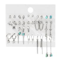 Boucles d'oreilles en alliage de zinc, avec turquoise, Placage, 17 pièces & bijoux de mode & pour femme & avec strass, plus de couleurs à choisir, Vendu par fixé