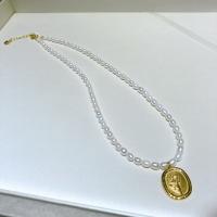 Freshwater Pearl Brass Chain Necklace, Pérolas de água doce, with Liga de cobre, 14K cheio de ouro, joias de moda & para mulher, branco, 4-5mm, comprimento Aprox 38 cm, vendido por PC