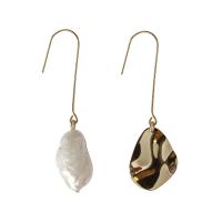 Asymmetric Earrings, Brass, with Freshwater Pearl & Resin, 14K gold plated, fashion jewelry & for woman, two different colored, 58mm, Sold By Pair