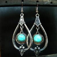 Boucles d'oreilles en alliage de zinc, avec turquoise, Placage de couleur argentée, bijoux de mode & pour femme, deux couleurs différentes, 26x65mm, Vendu par paire