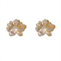Brass Earring Clip, with Plastic Pearl, gold color plated, fashion jewelry & for woman & enamel, nickel, lead & cadmium free, 22mm, Sold By Pair