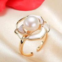 Freshwater Pearl Finger Ring, Brass, with Shell & Freshwater Pearl, 14K gold plated, Adjustable & fashion jewelry & for woman, two different colored, 8-9mm, Sold By PC