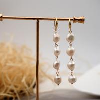 Boucles d'oreilles en perles d'eau douce, laiton, avec perle d'eau douce cultivée, Placage de couleur d'or, bijoux de mode & styles différents pour le choix & pour femme, deux couleurs différentes, Two pearls:40mm,Three pearls:60mm,Four pearls:70mm, Vendu par paire