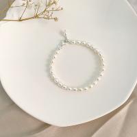 Bracelet en perles de culture d'eau douce, perle d'eau douce cultivée, avec laiton, bijoux de mode & longueur différente pour le choix & pour femme, plus de couleurs à choisir, 4-5mm, Vendu par PC