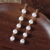 Boucles d'oreilles en perles d'eau douce, perle d'eau douce cultivée, avec laiton, Rond, Plaqué d'or, bijoux de mode & pour femme, blanc, 6-7x60mm, Vendu par paire