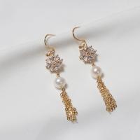 Freshwater Pearl øreringe, Ferskvandsperle, med Cubic Zirconia, guldfarve belagt, Vintage & mode smykker & for kvinde, hvid, 45mm, Solgt af par