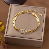 Bracelet d'acier titane, avec Émeraude, Placage, bijoux de mode & pavé de micro zircon & pour femme, doré, Vendu par PC