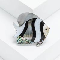 Zinc Alloy Brocher, Shell, med Zinc Alloy, Fisk, sølvfarvet forgyldt, mode smykker & Unisex, blandede farver, 40x36mm, Solgt af PC