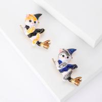 Zinc Alloy Brooches Cat gold color plated fashion jewelry & for woman & enamel nickel lead & cadmium free Sold By PC