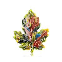 Zinc Alloy Brooches Maple Leaf gold color plated vintage & fashion jewelry & Unisex & enamel nickel lead & cadmium free Sold By PC