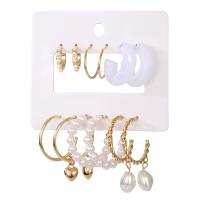 alliage de zinc Boucles d'oreilles, avec perle de plastique & Acrylique, Placage de couleur d'or, 6 pièces & bijoux de mode & pour femme, 17-52mm, Vendu par fixé