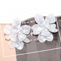 Boucle d'oreille bijoux acrylique, fleur, gravé, bijoux de mode & pour femme, blanc, 95x76mm, Vendu par paire