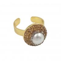 Cubique anneau en laiton Circonia Micro Pave, avec perle d'eau douce cultivée, Placage de couleur d'or, bijoux de mode & pavé de micro zircon & pour femme, protéger l'environnement, sans nickel, plomb et cadmium, 9x9mm, Taille:8, Vendu par PC