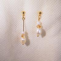 Boucles d'oreilles en perles d'eau douce, perle d'eau douce cultivée, avec cristal & laiton, bijoux de mode & pour femme, doré, 3.7cm,2.7cm, Vendu par paire