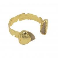 Bracelets en laiton, avec Natural Shark Teeth, Placage de couleur d'or, bijoux de mode & pour femme, protéger l'environnement, sans nickel, plomb et cadmium, 20-25x23-27mm, Diamètre intérieur:Environ 58mm, Vendu par PC