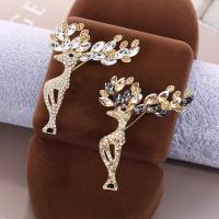 Christmas Brooches Zinc Alloy Christmas Design & fashion jewelry & for woman & with rhinestone nickel lead & cadmium free Sold By PC