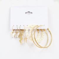 aleación de zinc Aretes, con resina & Perlas plásticas, chapado en color dorado, para mujer & con diamantes de imitación, earring length 20-60mm, Vendido por Set