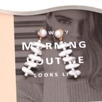 Zinklegierung Ohrstecker, mit Kunststoff Perlen, handgemacht, Modeschmuck & für Frau, weiß, frei von Nickel, Blei & Kadmium, 70x18mm, verkauft von Paar