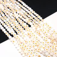 Natürliche Süßwasser Muschel Perlen, Blume, DIY & verschiedene Größen vorhanden & Emaille, weiß, verkauft von Strang