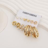 alliage de zinc Boucles d'oreilles, avec perle de plastique, Placage de couleur d'or, pour femme & avec strass, 5-30mm, Vendu par fixé