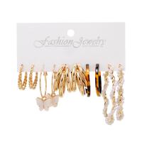 Cink ötvözet Fülbevaló szett, -val Műanyag Pearl & Akril, arany színű aranyozott, divat ékszerek & a nő, 25-35mm, Által értékesített Set